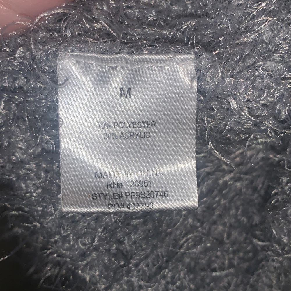 Like New Juniors Pink Rose gray Vneck Sweater- Medium - Picture 6 of 8